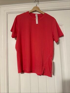 NWT Lululemon athletica Bright Red Short-Sleeve Tee